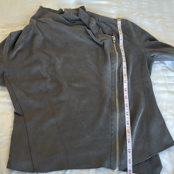 BLANK NYC for women size XS Faux Suede Asymmetric Zipper in gray - Picture 11 of 11